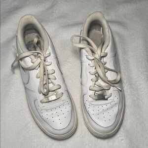 Classic White Men's Sneakers